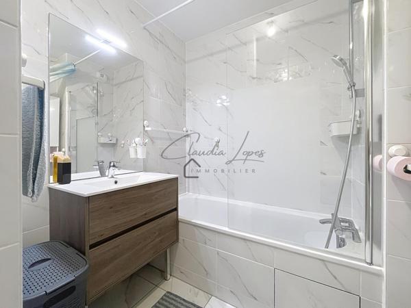 MAGNIFIQUE!!! F4 AVEC TERRASSE ET PARKING