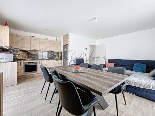 MAGNIFIQUE!!! F4 AVEC TERRASSE ET PARKING