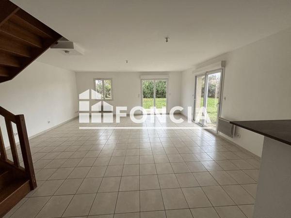 Location Maison 4 pièces 100.3 m² - LIEUDIT LES PLANTADES Pierrelatte 26700