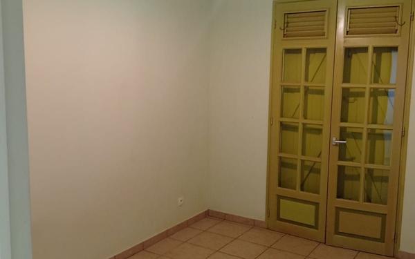 Maison à louer    5 pièces •  Vieux-Habitants