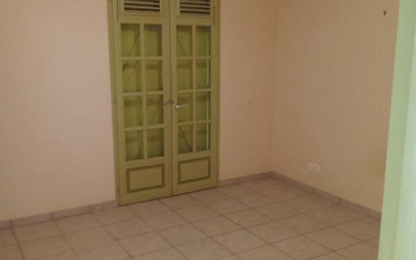 Maison à louer    5 pièces •  Vieux-Habitants