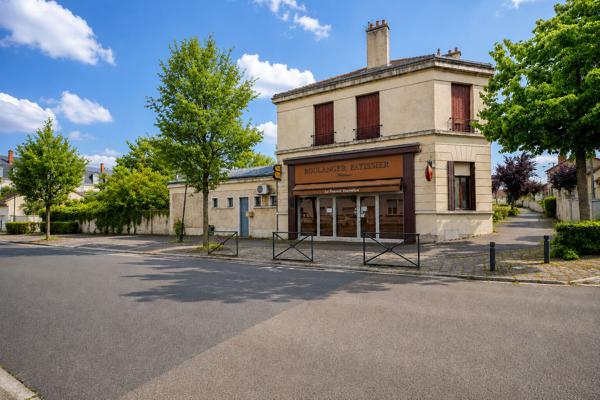 Immeuble Varennes Vauzelles, 258m2, investissement, local commercial, terrain, proche commerces, 2H30 de Paris