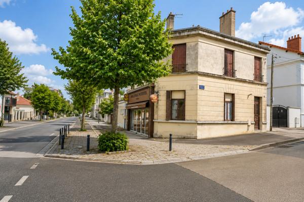 Immeuble Varennes Vauzelles, 258m2, investissement, local commercial, terrain, proche commerces, 2H30 de Paris