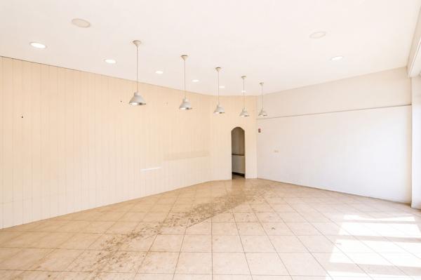 Immeuble Varennes Vauzelles, 258m2, investissement, local commercial, terrain, proche commerces, 2H30 de Paris
