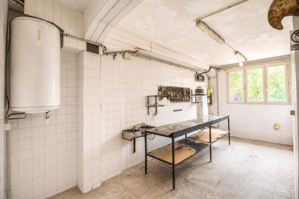 Immeuble Varennes Vauzelles, 258m2, investissement, local commercial, terrain, proche commerces, 2H30 de Paris