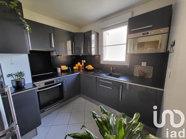 Appartement 3 pièces de 56 m² à Pontault-Combault (77340)