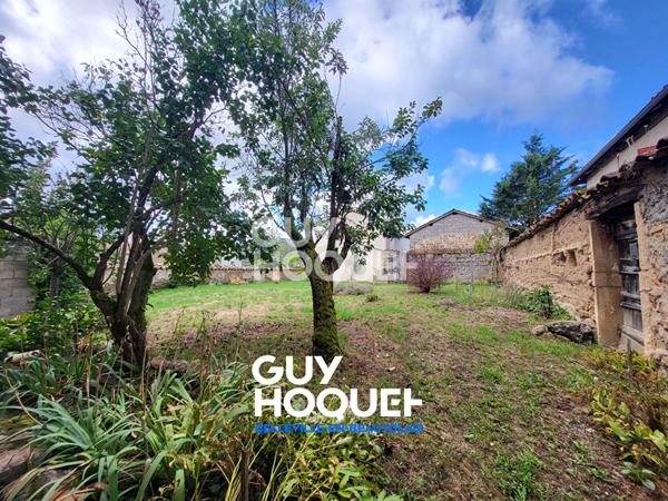 Maison à rénover avec terrain, cour intérieure et dépendances à 10 min de Belleville-en-Beaujolais