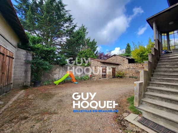 Maison à rénover avec terrain, cour intérieure et dépendances à 10 min de Belleville-en-Beaujolais