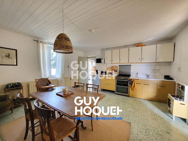 Maison à rénover avec terrain, cour intérieure et dépendances à 10 min de Belleville-en-Beaujolais