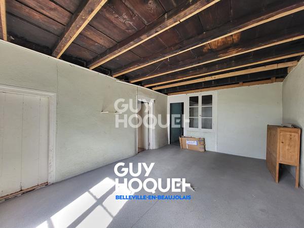 Maison à rénover avec terrain, cour intérieure et dépendances à 10 min de Belleville-en-Beaujolais