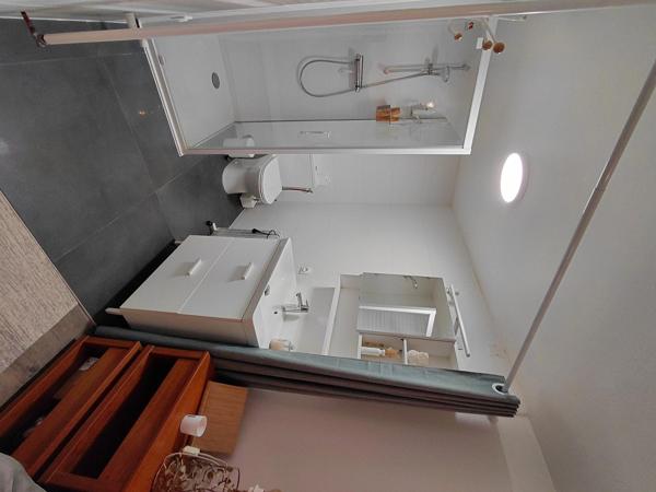 MAISON D'ENVIRON 152 m² FAMILIALE DE 4 CHAMBRES AVEC SOUS SOL, GARAGE, CAVE ET PISCINE.