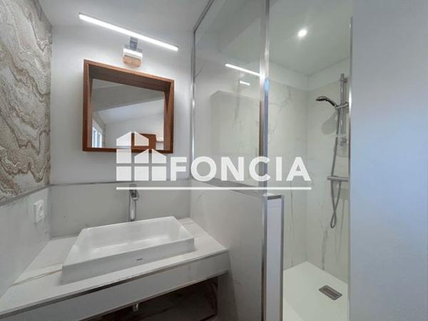 Location Appartement 3 pièces 73.43 m² - Beaumes De Venise 84190