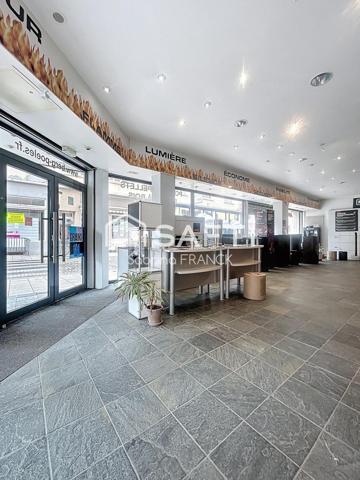 Murs commerciaux 115m2 - Emplacement premium en angle - Centre ville Sarreguemines