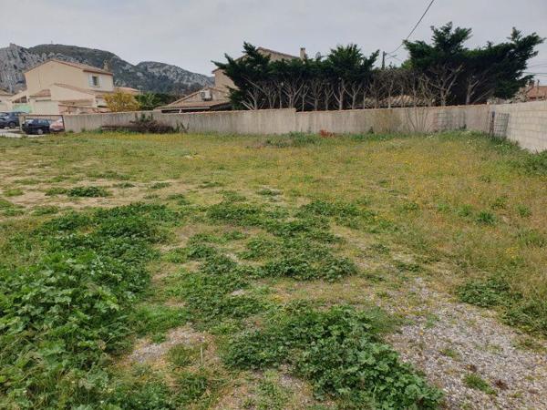 Pennes-Mirabeau (13170) Terrain plat constructible de 775 m2 cloturé