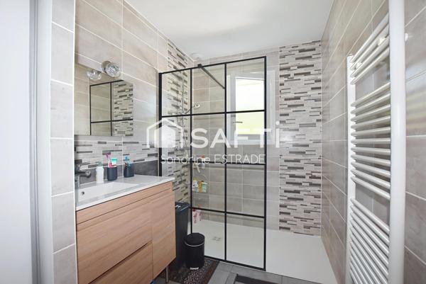 Maison lumineuse, récente, proche des commodités !