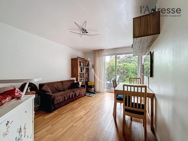 Suresnes - Appartement 3 pièces de 58 m² avec jardin 200 m² - Parking et Cave - 2ème parking en sus