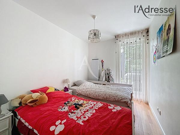 Suresnes - Appartement 3 pièces de 58 m² avec jardin 200 m² - Parking et Cave - 2ème parking en sus