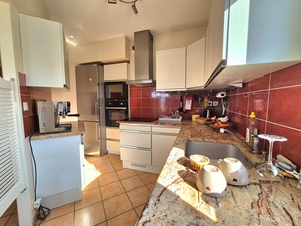 GRAND APPARTEMENT AVEC VUE MER