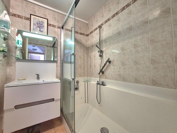 GRAND APPARTEMENT AVEC VUE MER