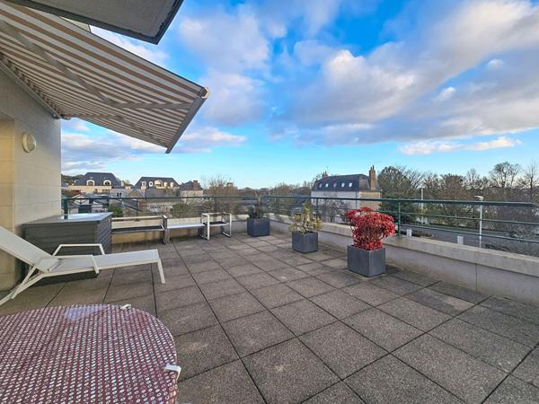RARE à SAINT CYR-SUR-LOIRE, RESIDENTIEL, APPARTEMENT T4+TERRASSE+DOUBLE BOX+ CAVE