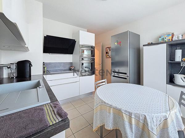 RARE à SAINT CYR-SUR-LOIRE, RESIDENTIEL, APPARTEMENT T4+TERRASSE+DOUBLE BOX+ CAVE