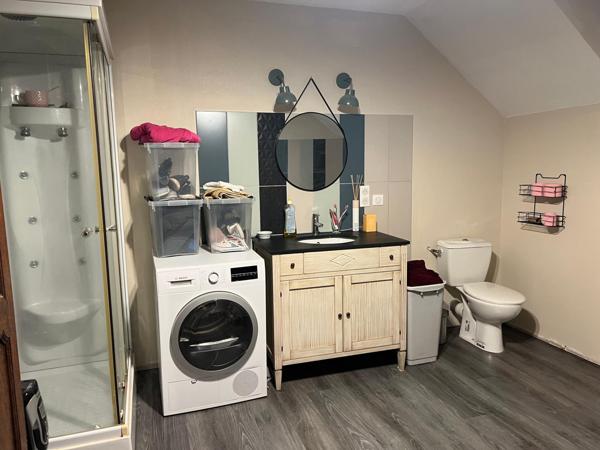 Maison ancienne rénovée de 209 m2, dépendance et terrain de 1900 m2.