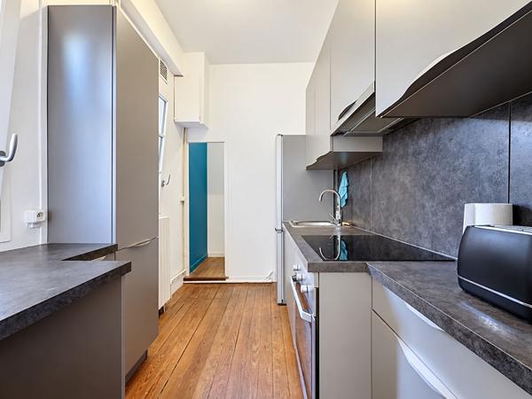 A VENDRE - Toulouse Matabiau - Appartement T2 dans immeuble toulousain avec grande terrasse