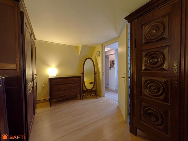 Quartier du Plateau. Maison 3 pièces 65 m² avec terrasse et cour.