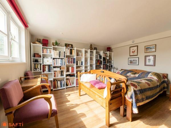 Quartier du Plateau. Maison 3 pièces 65 m² avec terrasse et cour.