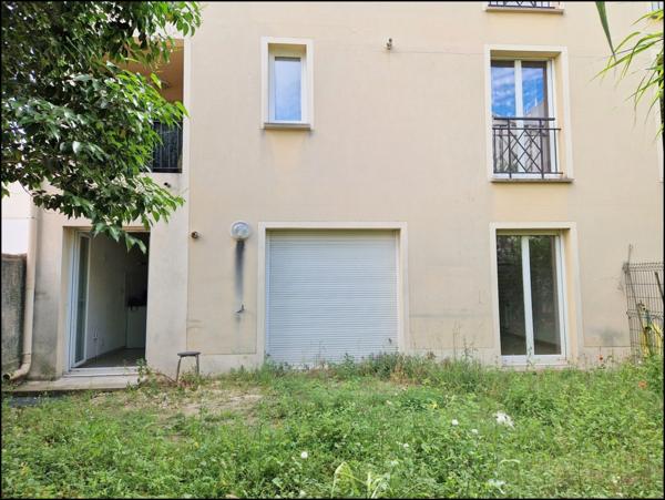 Appartement 1 chambre, 70m² jardin et place de parking privative dans garage intérieur. Accès PMR. NIMES (30)