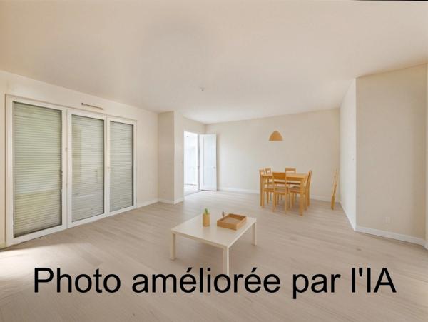 Appartement 1 chambre, 70m² jardin et place de parking privative dans garage intérieur. Accès PMR. NIMES (30)