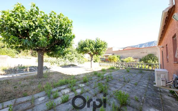 Maison à vendre    3 pièces •  Maury