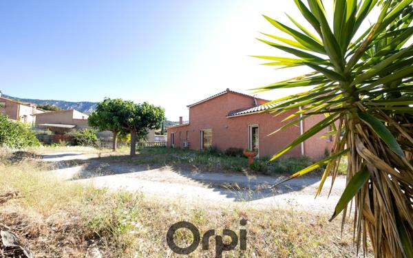 Maison à vendre    3 pièces •  Maury