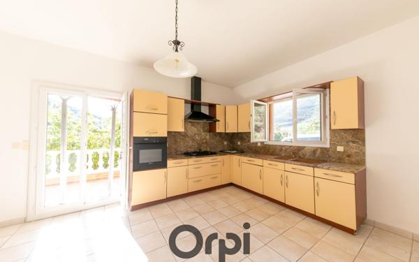 Maison à vendre    3 pièces •  Maury