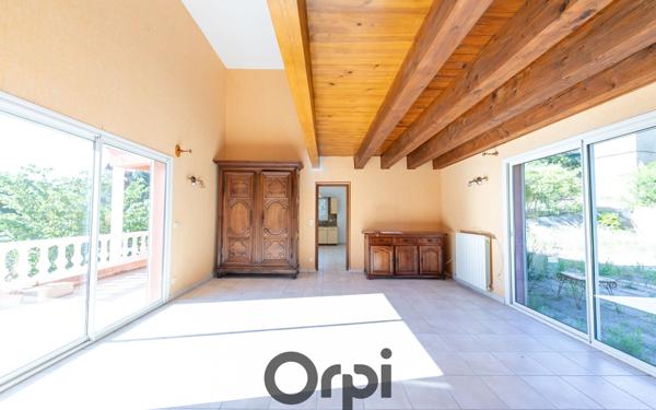 Maison à vendre    3 pièces •  Maury