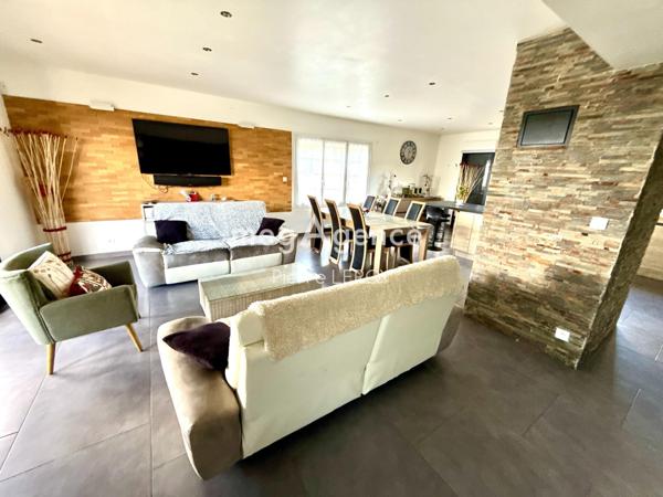 Maison à LA POSSONNIERE, 49170 - 6 pièces 212m²