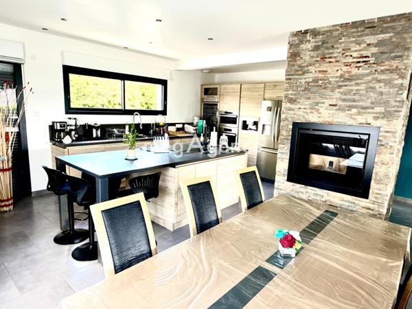 Maison à LA POSSONNIERE, 49170 - 6 pièces 212m²