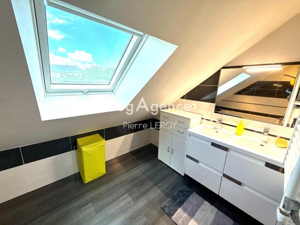 Maison à LA POSSONNIERE, 49170 - 6 pièces 212m²