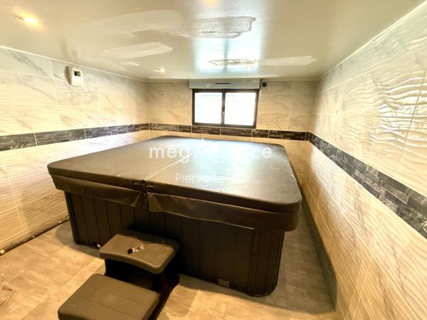 Maison à LA POSSONNIERE, 49170 - 6 pièces 212m²