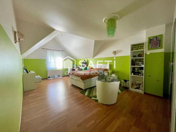 Grande maison au Mée Village à 800m de la gare sans nuisance