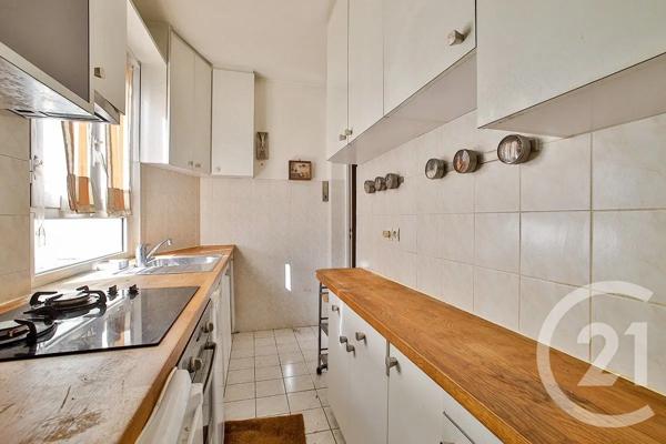 Appartement Atelier D'Artiste à vendre  4 pièces - 119,60 m 2   PARIS  - 75009