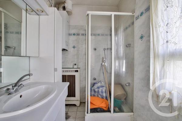 Appartement Atelier D'Artiste à vendre  4 pièces - 119,60 m 2   PARIS  - 75009