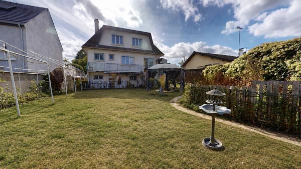 Vente                                                      Maison
                        
                     7 pièces                      165 m2                     à Chelles