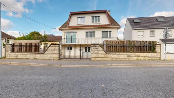 Vente                                                      Maison
                        
                     7 pièces                      165 m2                     à Chelles