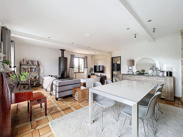 A VENDRE à 49130 Sainte Gemmes sur Loire 8 pièces 210 m² habitable 6 chambres 1600 m² jardin avec garage et atelier de 43 m² !