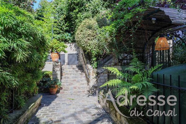 Un bien d'exception au Moulin de la Galette - Rare !