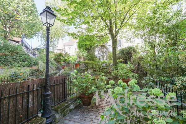 Un bien d'exception au Moulin de la Galette - Rare !