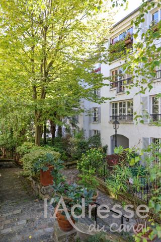 Un bien d'exception au Moulin de la Galette - Rare !