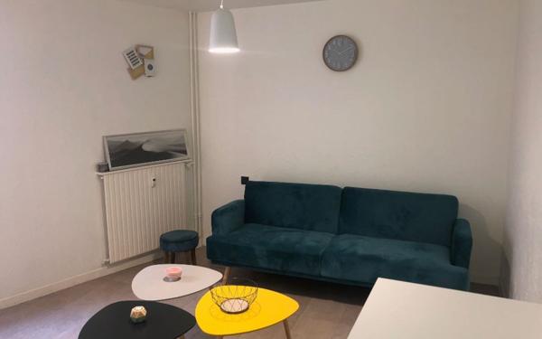 Appartement à vendre    1 pièce • 25 m2 Toulon