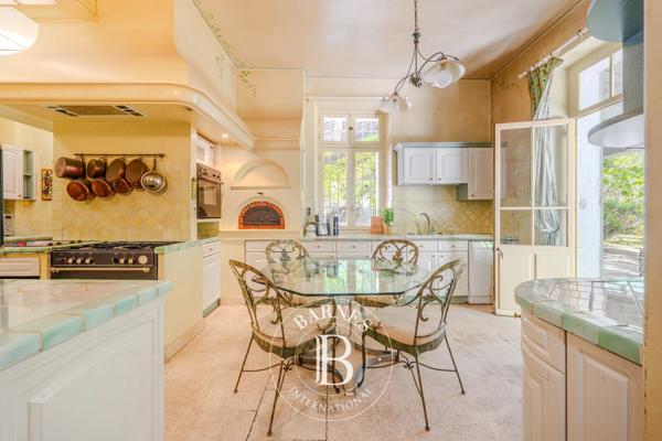 Aix-en-Provence, Maison 4 Chambres -  313 m² à vendre